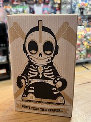 KIDROBOT KIDREAPER 15 MASCOT 7″ DESIGNER VINYL TOY ANDREW BELL 2007 WITH BOX