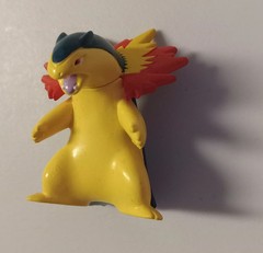 Poke Ball Blaster Yellow w/ Cyndaquil Line Figures & Battle Discs (Tomy, 2000)