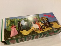Mego THE WIZARD OF OZ DOROTHY 1974 New in Box missing Toto