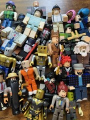 Roblox Toys Action Figure Lot Of 40 Mix And Match Figures |