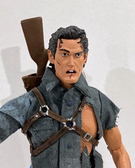 Evil Dead 2 Hero Ash With Chainsaw Clothed Action Figure NECA Reel Toys 2014