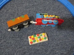Thomas & Friends Trackmaster Paint Spattered Thomas Makes A Mess w/ Cargo Car