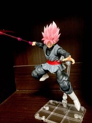 DIMENSIONIA 01C Goku Black Super Saiyan Rose S.H.Figuarts Size