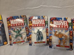 Lot of 6 Marvel Heroes Miniature Poseable Action Figures And 1 Heavy Metal Hero