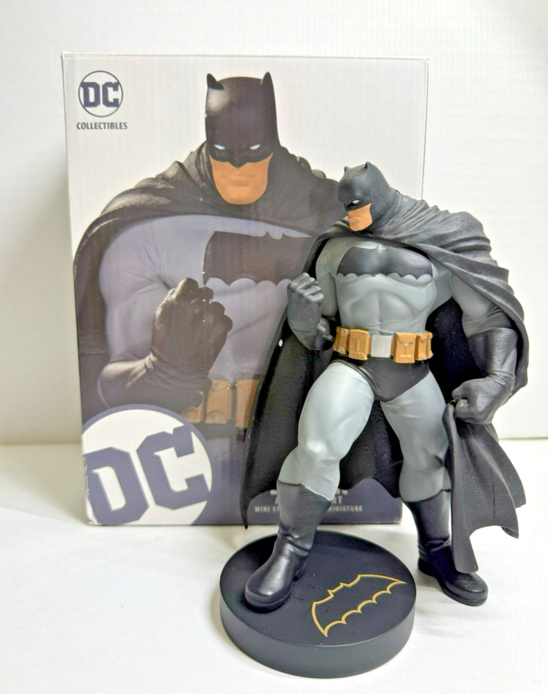 DC Designer Series ANDY KUBERT – Batman Statue Dark Knight #1384 of 5000