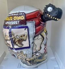 T-Rex Zuru Smashers Dino Island Giant Pirate Skull 30 Surprises Dinosaurs Slime