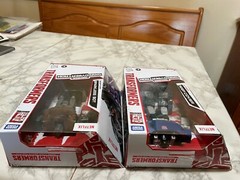 LOT 2 Transformers WFC Netflix SPARKLESS BOT & DEEP COVER NEW-In Hand EXCLUSIVE