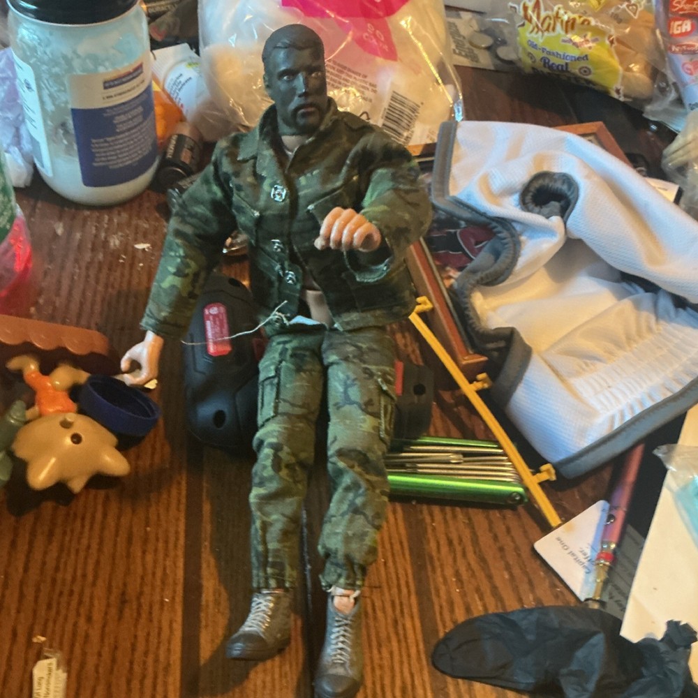 Military Soldier Plastic/Fabric Action Figure Green Camo w/ Jacket Pants Boots