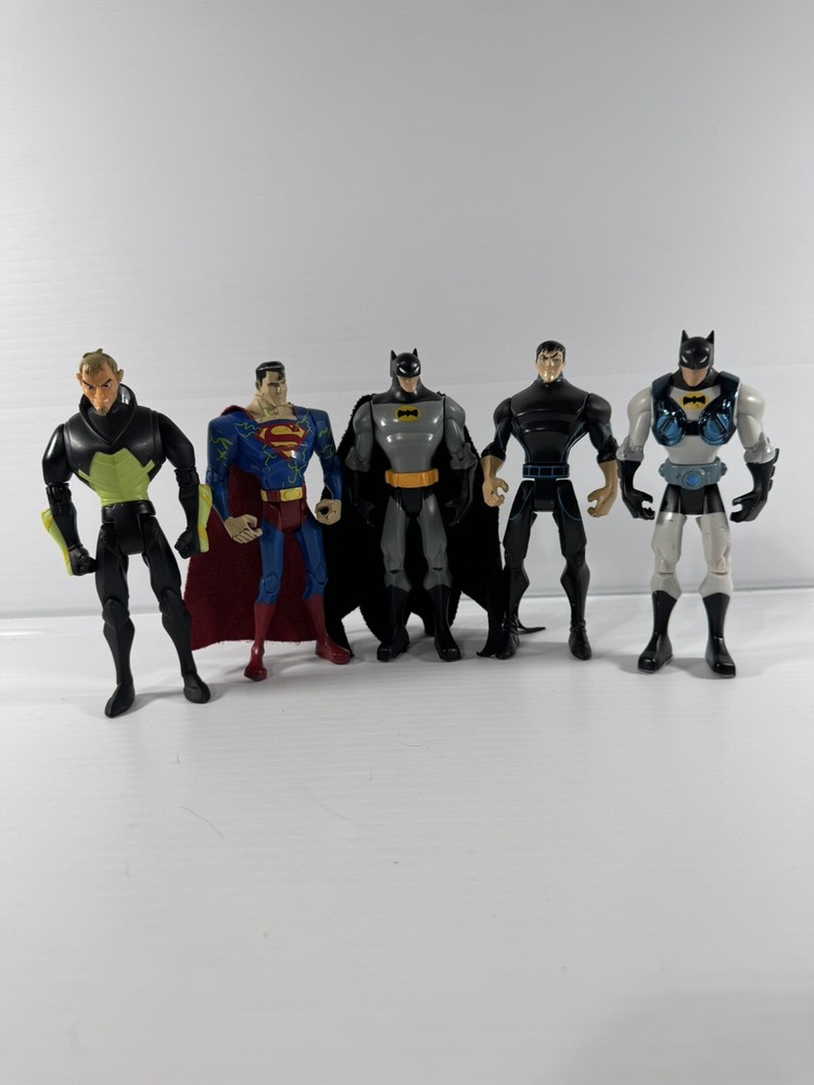 Lot Of 5 DC Action Figures..5.5 inches of height action figures