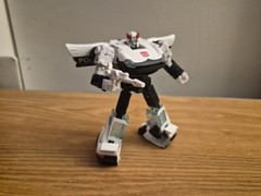 Transformers War For Cybertron Earthrise Deluxe Class Prowl (Used) (Complete)