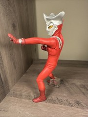 Ultraman Leo ~9 inch 1974 high quality pvc figure NO BRAND US STOCK