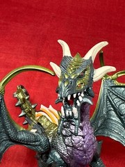 RAZORTHORN DRAGON ACTION FIGURE DRAGONHEART W/ BATTLE THORNS PURPLE GREEN CLEAN!
