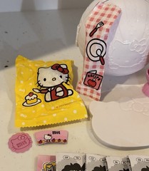 LOT of 2 NEW Miniverse Hello Kitty Balls Make It Food Sanrio & Display