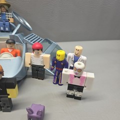 Roblox Mini Figures Lot With Vehicle R0BL0X Action Toys