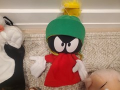 Lot of 6 Vintage 1993 & 1994 Warner Bros. Looney Tunes 12″ Plush Hand Puppets