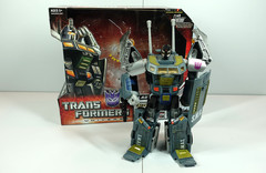 Transformers Universe Takara Ultra Class Combaticon Onslaught Brand