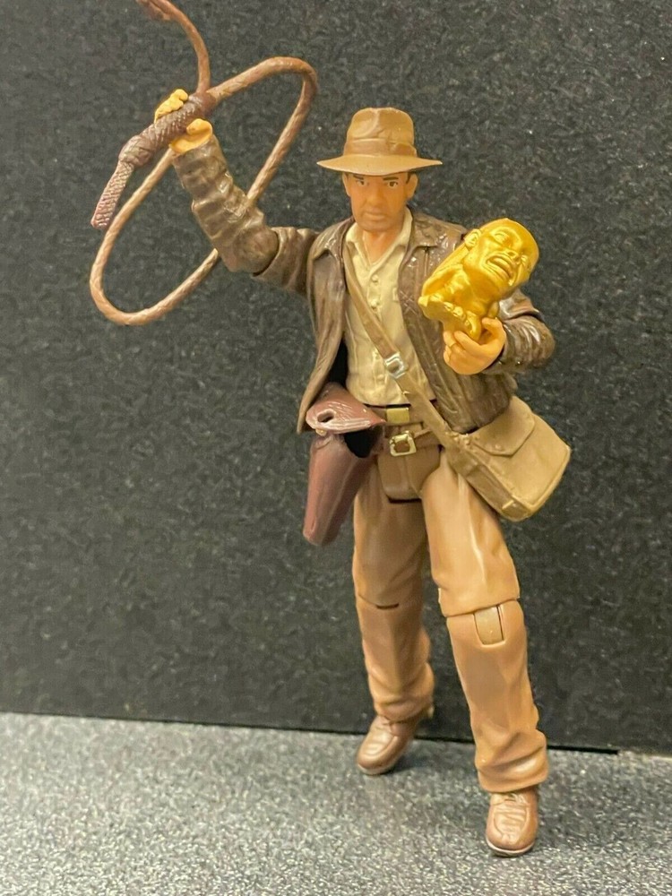 Hasbro Indiana Jones Action Figure 3.75″ w/Accessories INDY With IDOL 2007 MINT