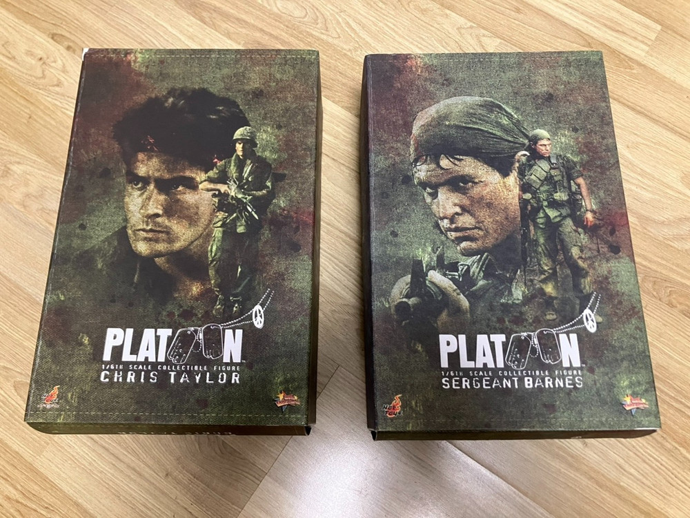 1/6 Hot toys Platoon Bob Barnes Sergeant. Chris Taylor sets