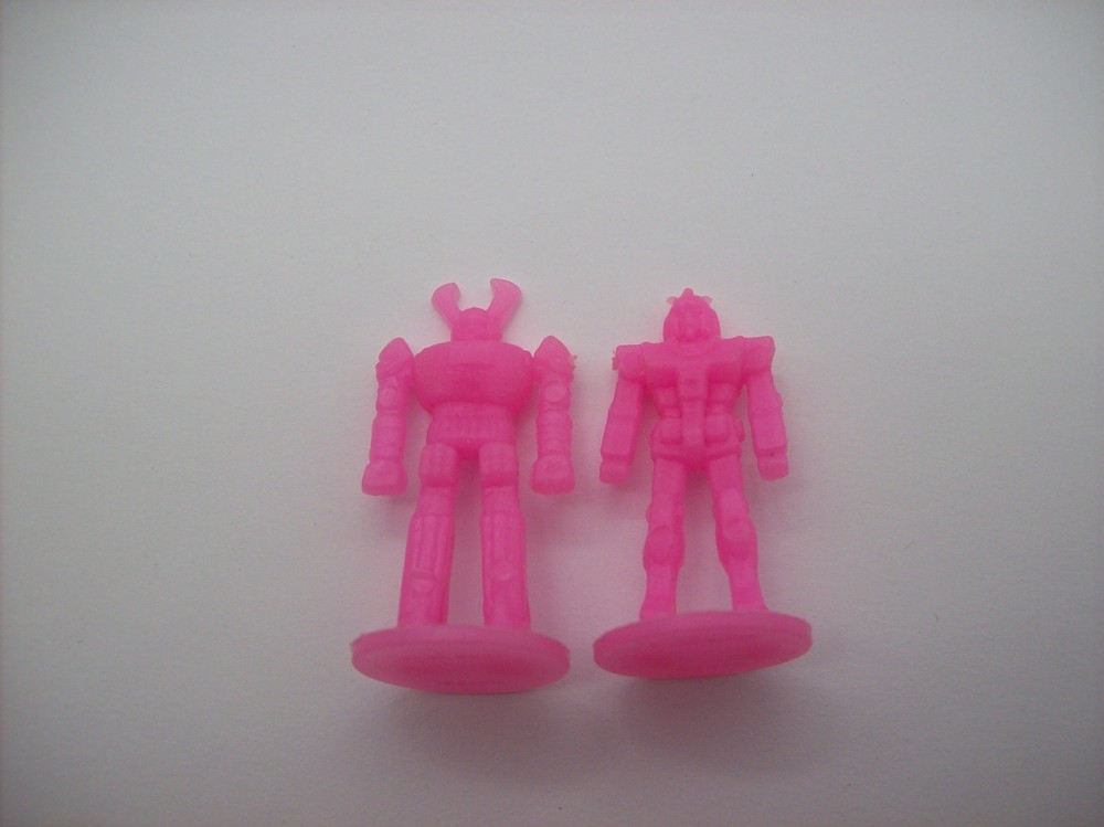 2x Vintage Future Robot Daltanious Plastic 1.25″ Toy Figures, Bandai