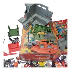 HUGE LOT Vtg G. I. JOE WEAPONS AND ACCESSORIES and other figures accessories