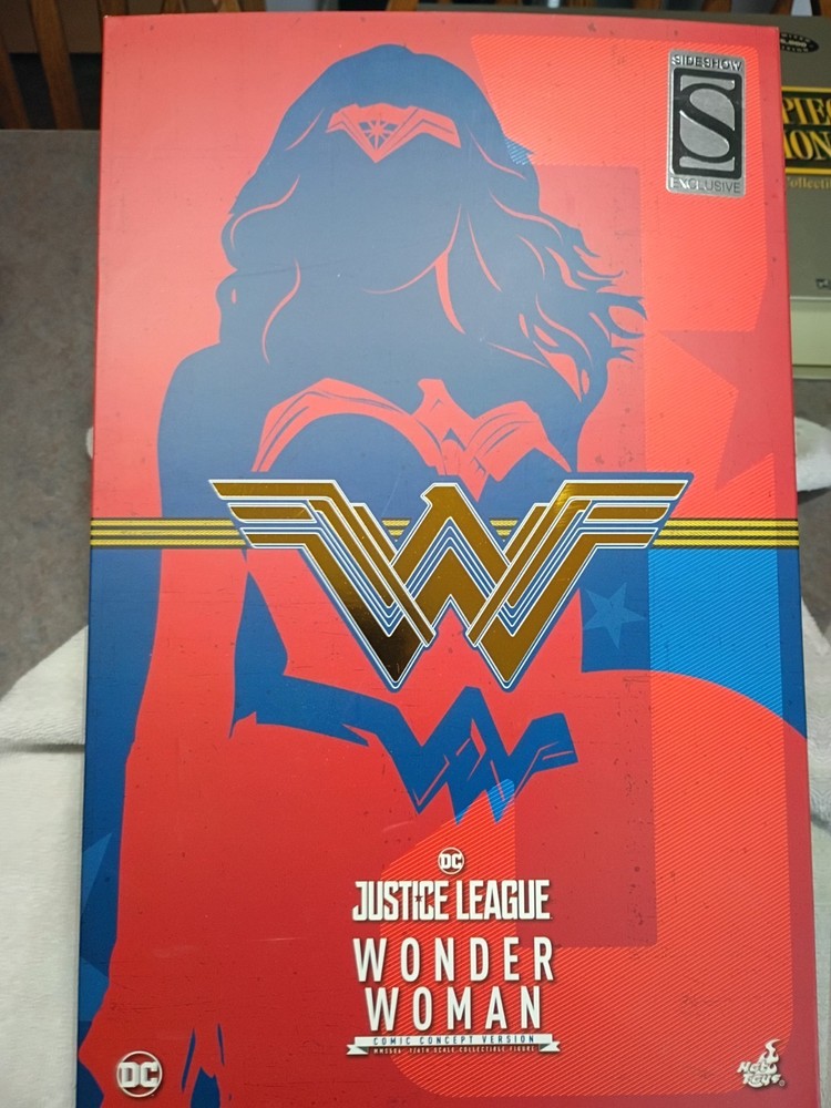 Sideshow Wonder Woman Justice League 1/6 Scale Comic Concept Collectible Figure
