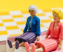 The Golden Girls Sophia Petrillo 3.75-Inch Retro Action Figure | Features 5 P…