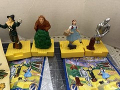 Blockbuster Wizard of Oz Set 4 Movable Toys 1997 Dorothy Scarecrow Tin Man Lion