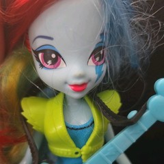 MLP My Little Pony Equestria Girls Rainbow Dash Rocks with Guitar 2013 Hasbro