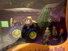 Scooby-Doo 4×4 Scooby Rally Set Of 4 Monster Trucks And Mini Figures 1999 Boley