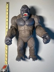 Godzilla vs Kong 13″ Mega Punching Kong Movie Action Figure Lights & Sounds