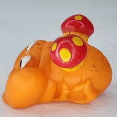 1997 Pokemon Finger Puppet Red Paras #046 Gotta Catch em All Nintendo Bandai
