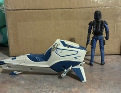 Hasbro Star Wars Clone Wars Mandalorian Speeder with Mandalorian Warrior 3.75″