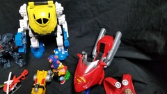 lot of Toys Marvel Transformers Minions pieces parts Lot 1 3B2