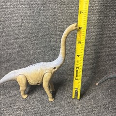 Disney’s Dinosaur Film 2000 Electronic Ferocious Talking Kron Iguanodon Baylene