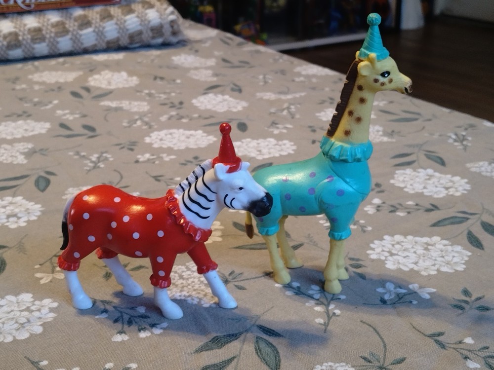 Ankyo Party Zoo Animals – Zebra Giraffe – Party Hats – Cake Toppers