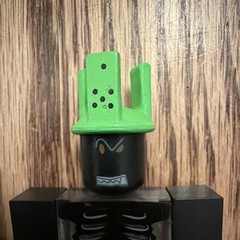 Rare Roblox Series 2 Green Domino Crown. With sword – No Code
