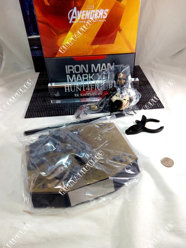 Hot Toys MMS278 D09 Iron Man MK43 1/6 Action Figure’s base stand diorama only