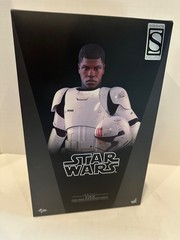 Hot Toys FINN First Order Stormtrooper Version Force Awakens MMS367 1/6