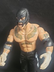 JAKKS PACIFIC 2005 WWE REY MYSTERIO ACTION FIGURE BLACK/YELLOW PANTS SUPER RARE