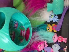 DreamWorks Trolls POD’ular Troll Tree Playset With Troll Figures Lot