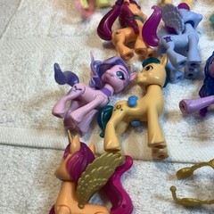 Various My Little Pony Toy Figure LOT Vintage & New Generation Over 25 Pony Lot