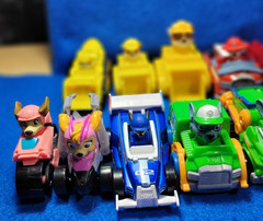 Paw Patrol Car Lot 18 Die Cast & Plastic Vehicles W Drivers Nickelodeon Toys