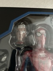 Hot Toys Spider-Man MMS679 (New Red & Blue Suit) No Way Home SEALED 1/6 Figure
