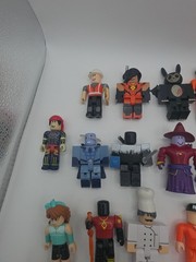 24 Roblox Figures with some Accessories Mixed Characters 24 pc Jazwares Maples