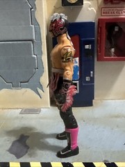 WWE Elite Collection Series 42 Kalisto Wrestling Action Figure 6” Mattel 2014