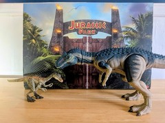 Jurassic World Hammond Collection Battle A Big Rock ALLOSAURUS & TROODON True FX