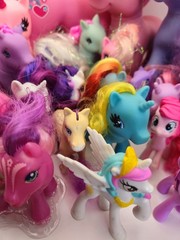 HUGE Lot Of 32 My Little Pony Assorted Vintage – Various New Age + 1 Large Fakie