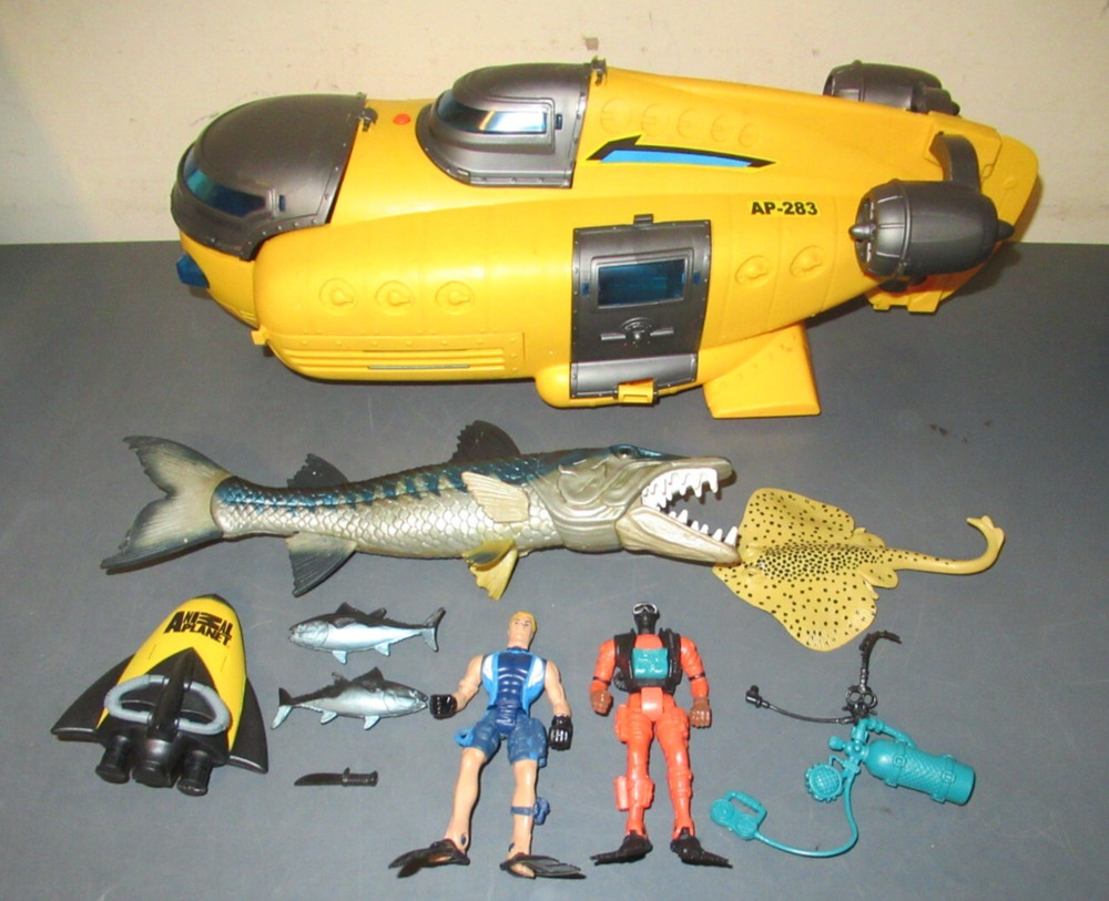 Animal Planet Deep Sea Yellow Submarine AP-283 And Sea Life Toy