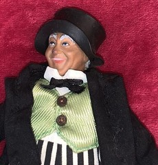 VINTAGE 1974 MEGO WIZARD OF OZ WIZARD ” 8″ DOLL – MISSING 1 SHOE VINTAGE USED