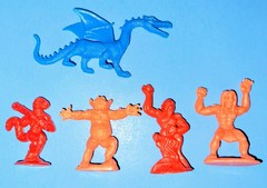 Vintage Arco Dragons N’ Monsters Figures & Red Headsgone Tower Castle Set Toy
